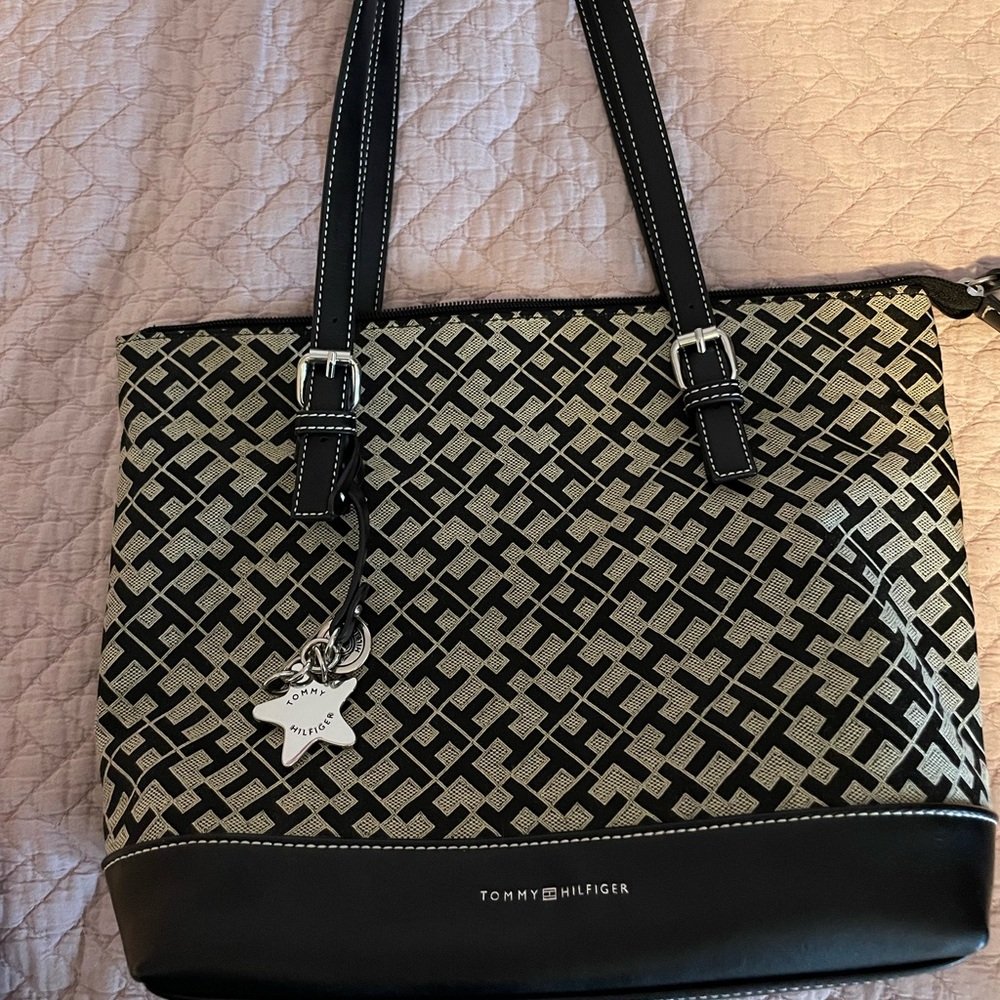 Tommy Hilfiger purse